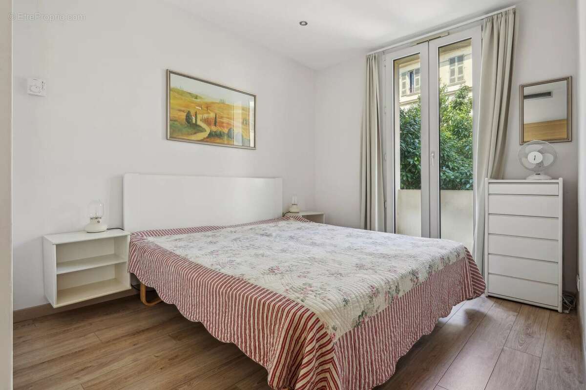 VENDU - EXCLUSIVITÉ - NICE - Carré d'Or - Appartement 2-3 pièces, emplacement idéal. - photo 6