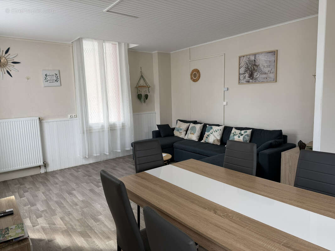 Maison 3 chambres avec cour et garages - photo 14