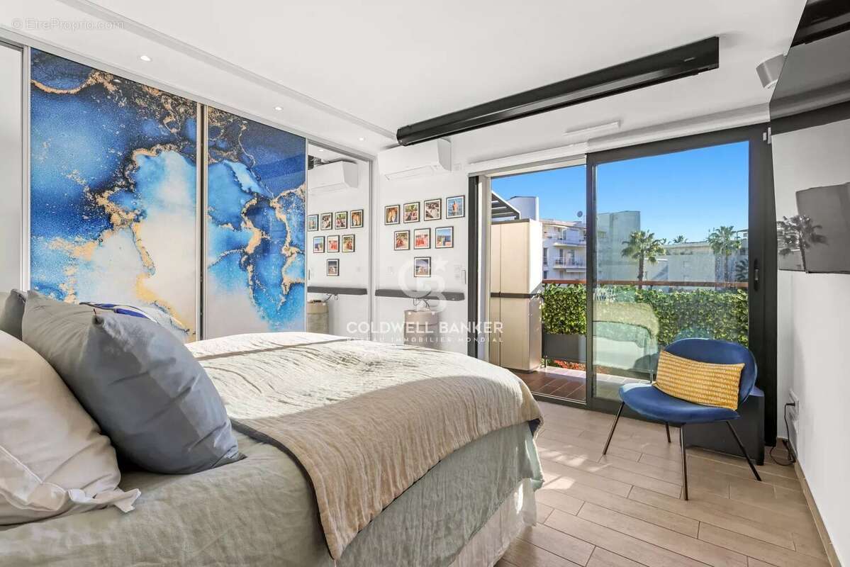 Appartement à VALLAURIS