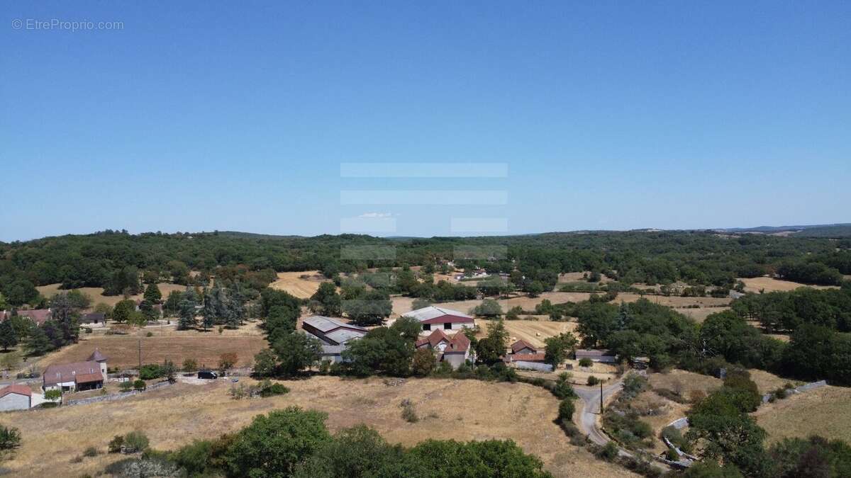 Lot (46)  Exploitation ovine sur 220 ha, avec bâtiments d'exploitation et maison d'habitation. - photo 11