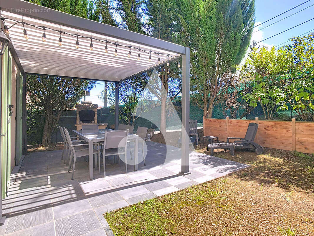 Maison à SAINT-SYMPHORIEN-SUR-COISE