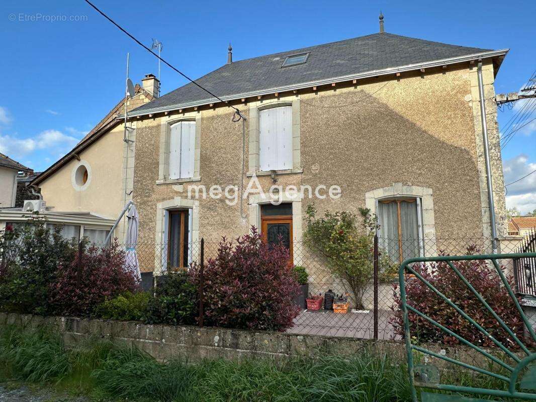 Maison à VOUNEUIL-SUR-VIENNE