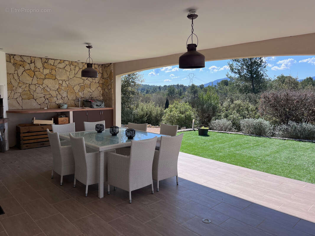 Maison à SAINT-MAXIMIN-LA-SAINTE-BAUME