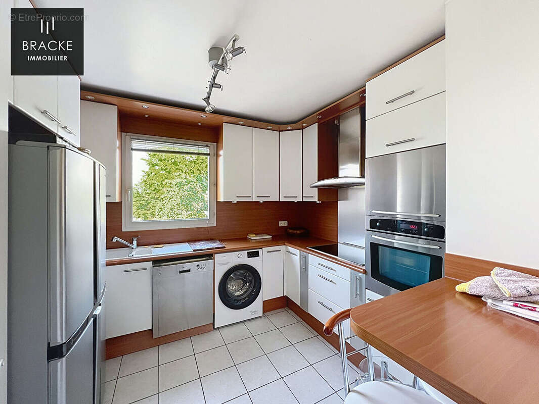 Appartement à COURBEVOIE