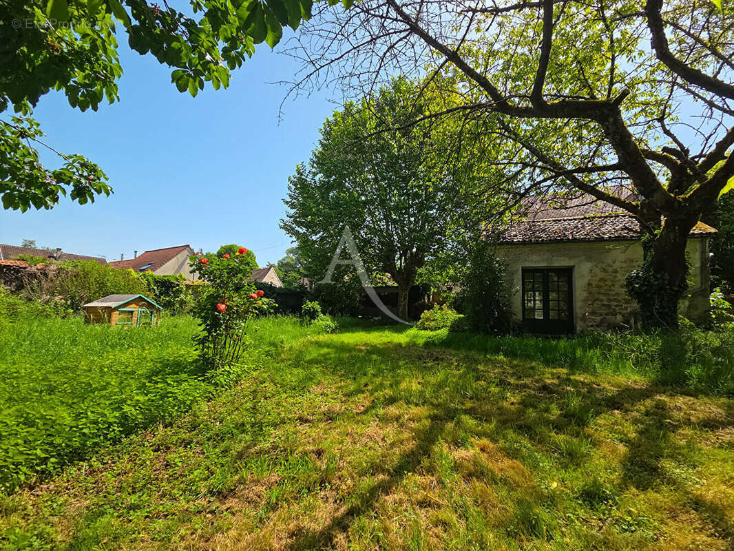 Maison 7 pièces, 160m²  + dépendances - photo 2