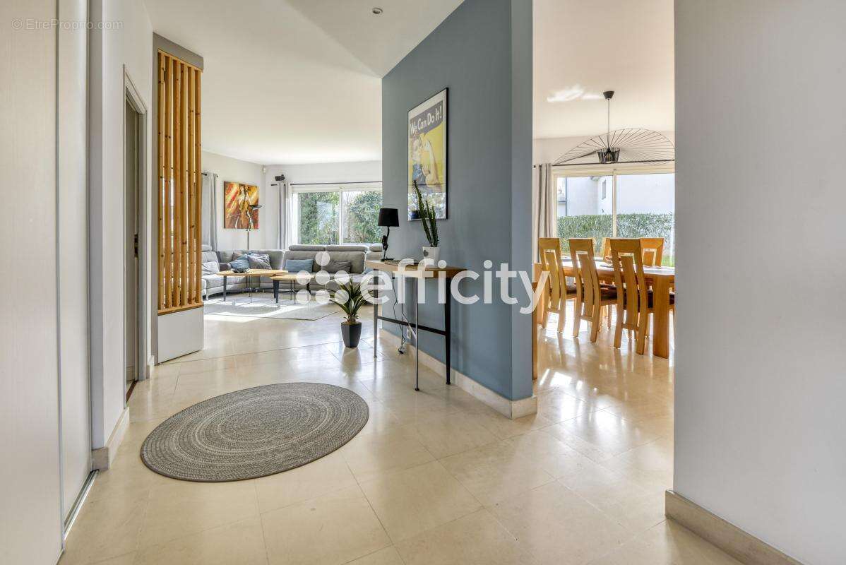Maison 255 m² à Carquefou  - photo 3