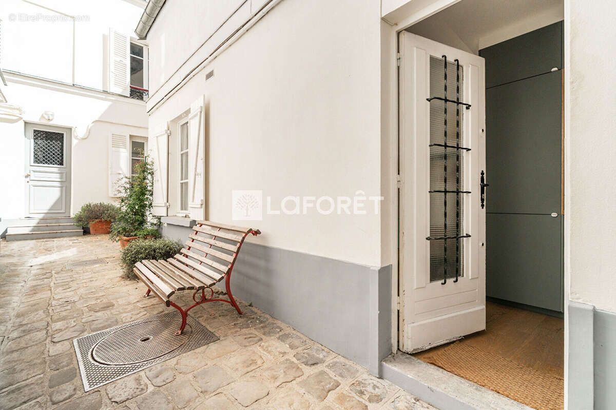 Appartement à PARIS-17E