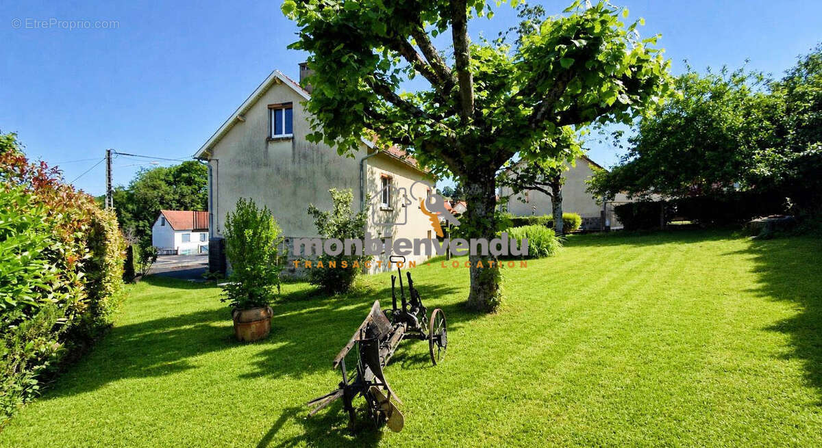 Maison à REILHAC