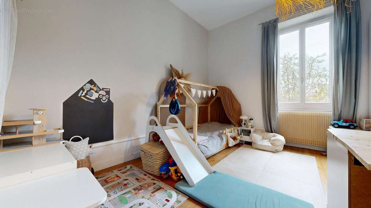 Appartement à TASSIN-LA-DEMI-LUNE