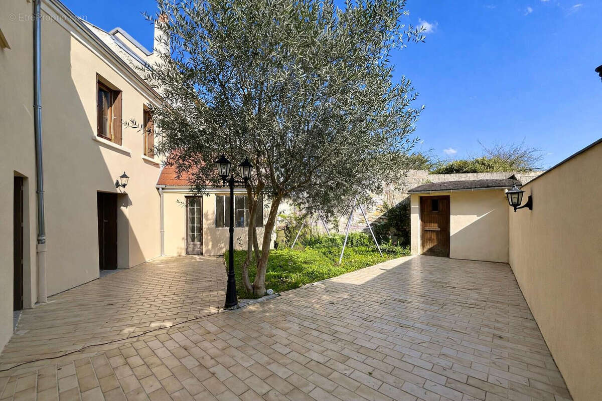 Maison à FONTENAY-EN-PARISIS