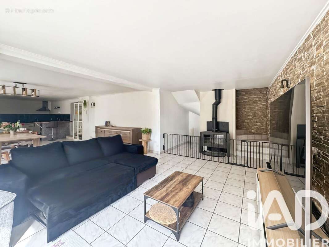 Maison 178 m² à Saint-Sixte  - photo 4
