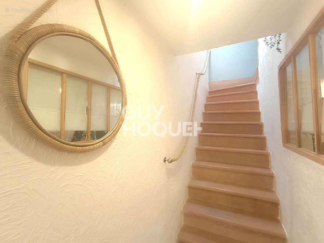 Maison à SALT-EN-DONZY