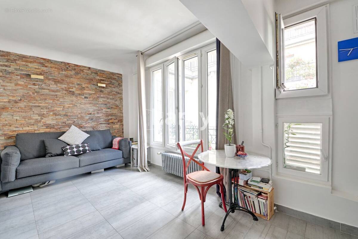 Appartement à PARIS-2E