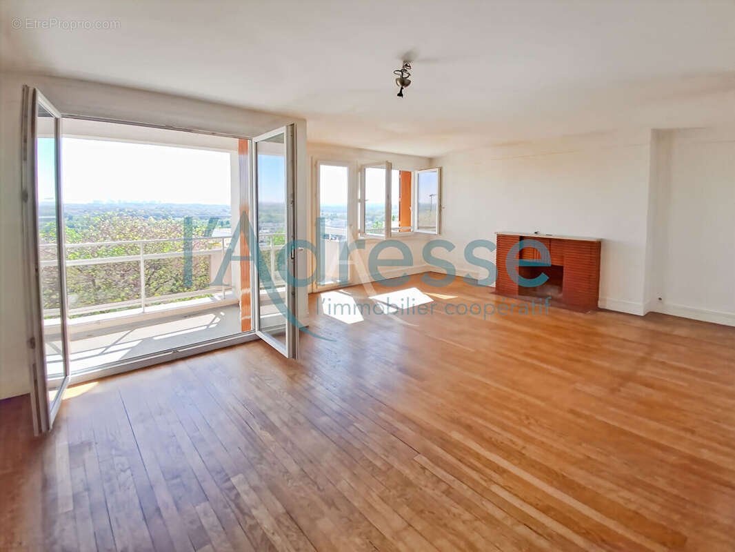 Appartement à SURESNES