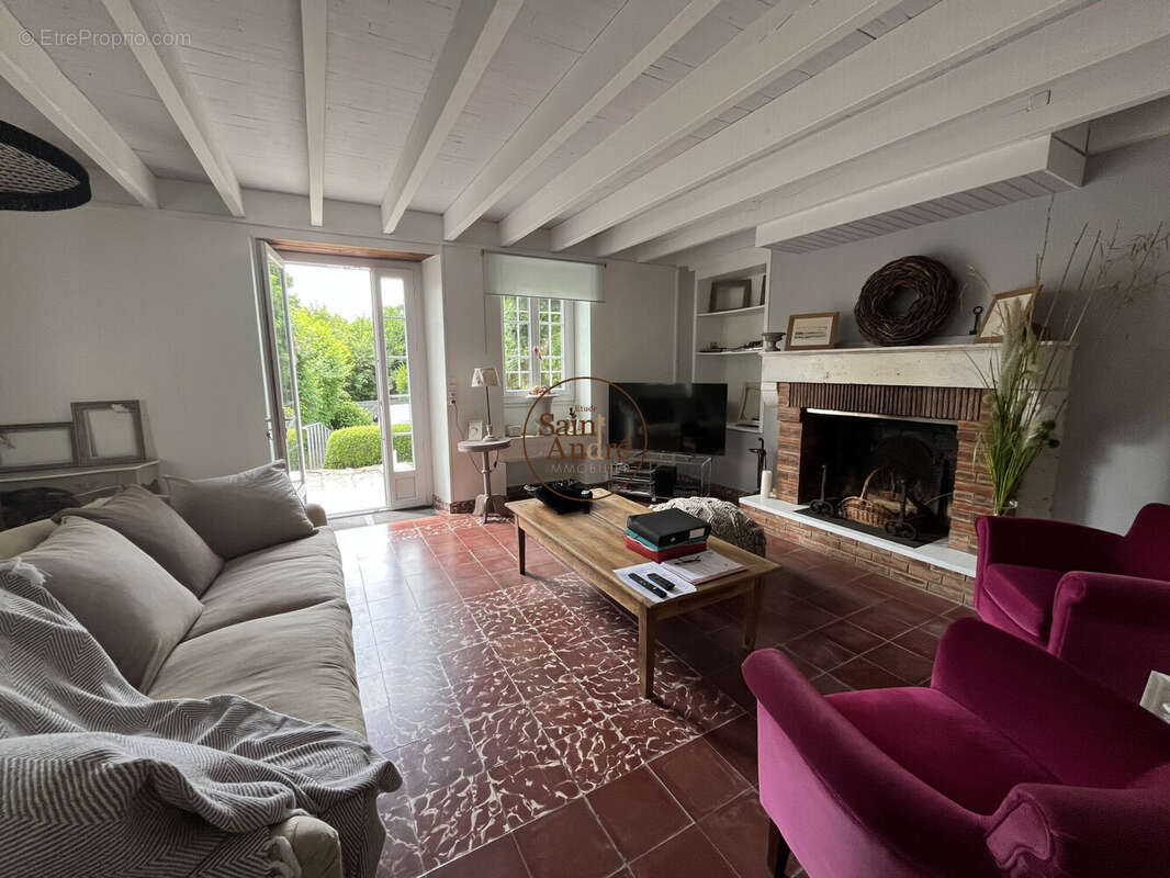 Maison 130 m² à Vouzan  - photo 6