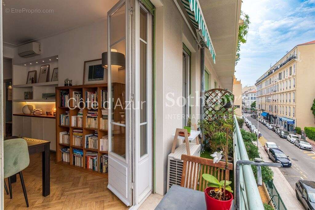 Appartement bourgeois rénové dans un immeuble d'architecte au cœur de Nice - photo 9