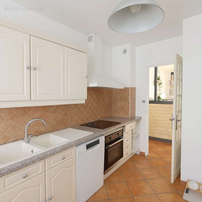 Appartement à FONTENAY-LE-FLEURY