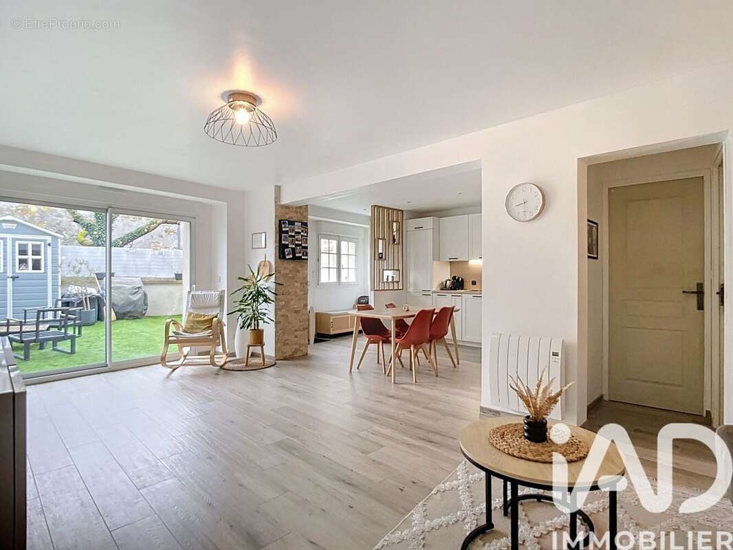 Photo 4 - Maison à CHEVRY-COSSIGNY