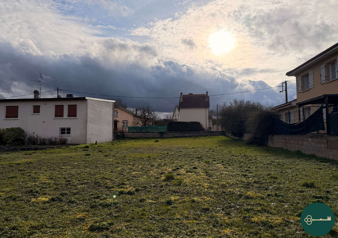 Terrain à TOUL