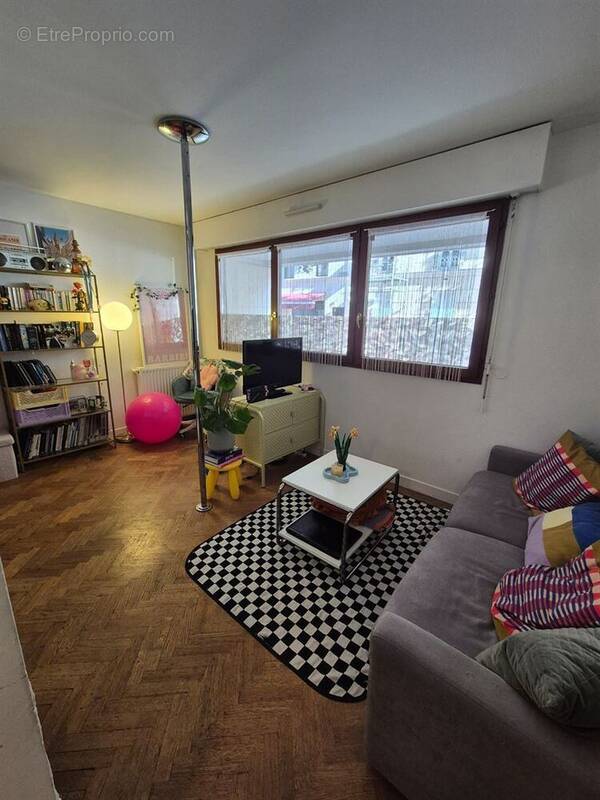 Appartement à LEVALLOIS-PERRET