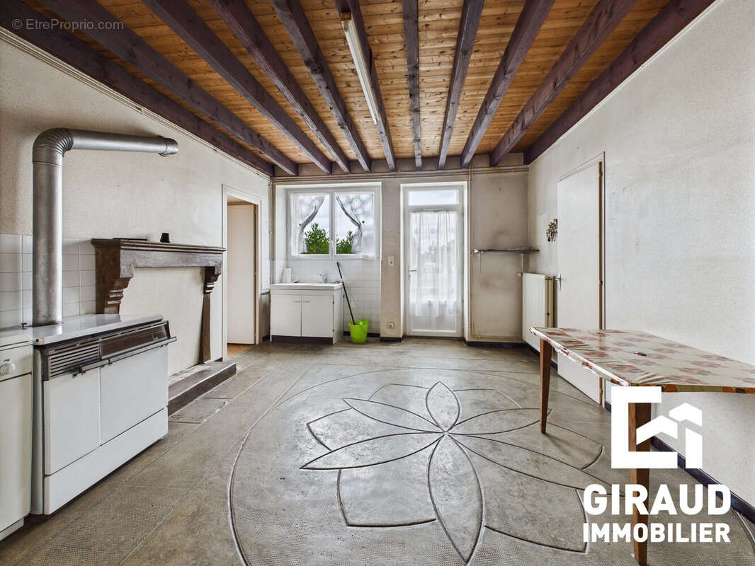 Maison à SAINT-CYR-DES-GATS