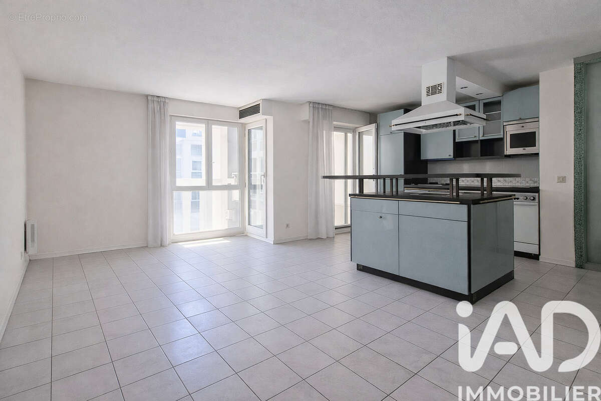 Photo 2 - Appartement à MARSEILLE-8E