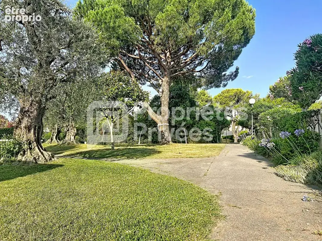 Studio de 33 m² à Cagnes-sur-Mer Terrasse, piscine, vue mer et garage - photo 9
