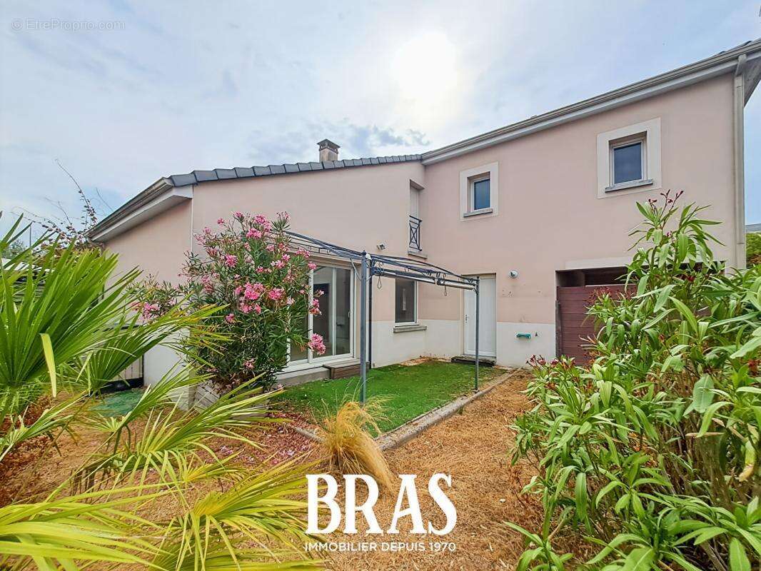 Secteur Beauséjour, Maison de 101 m² avec garage - photo 8
