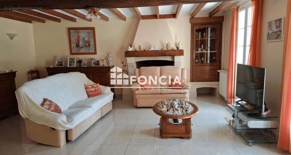 Maison à SEGONZAC