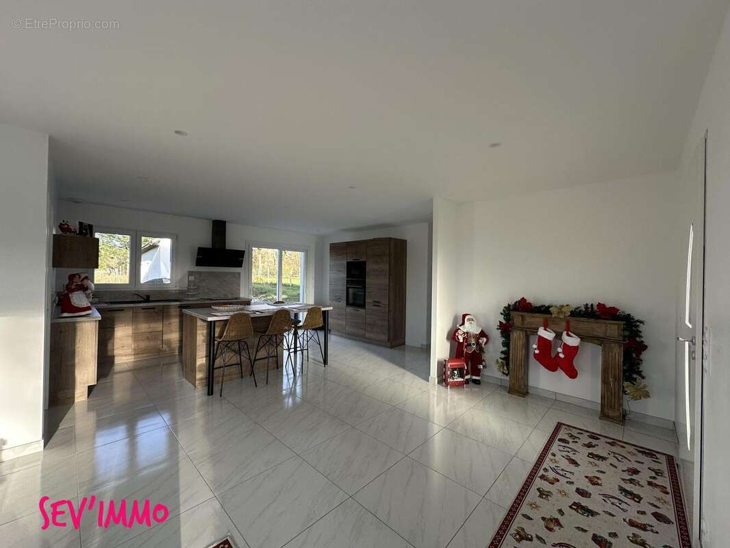 Maison à SAINT-GERMAIN-DES-FOSSES