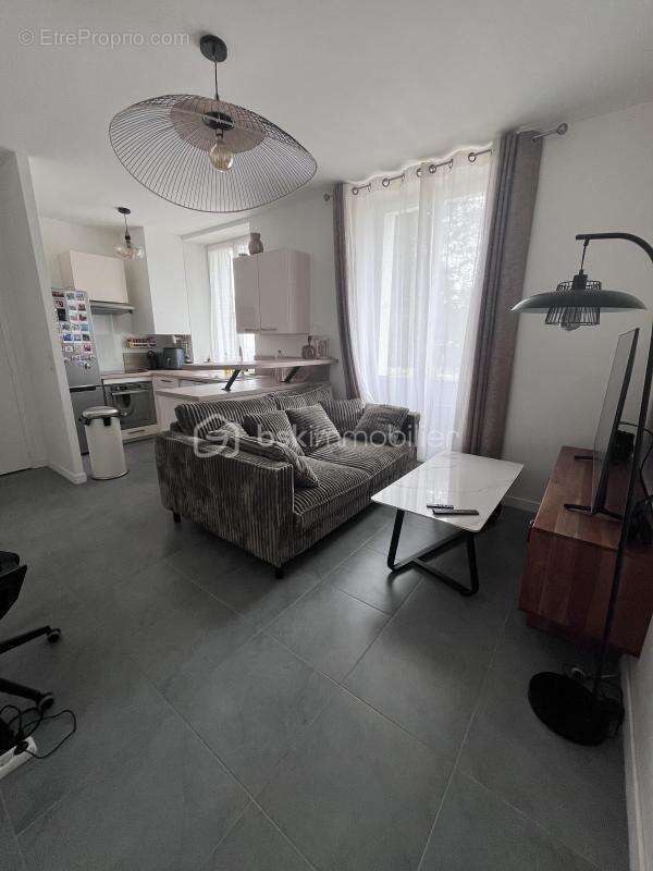 Appartement à FONTENAY-LE-VICOMTE