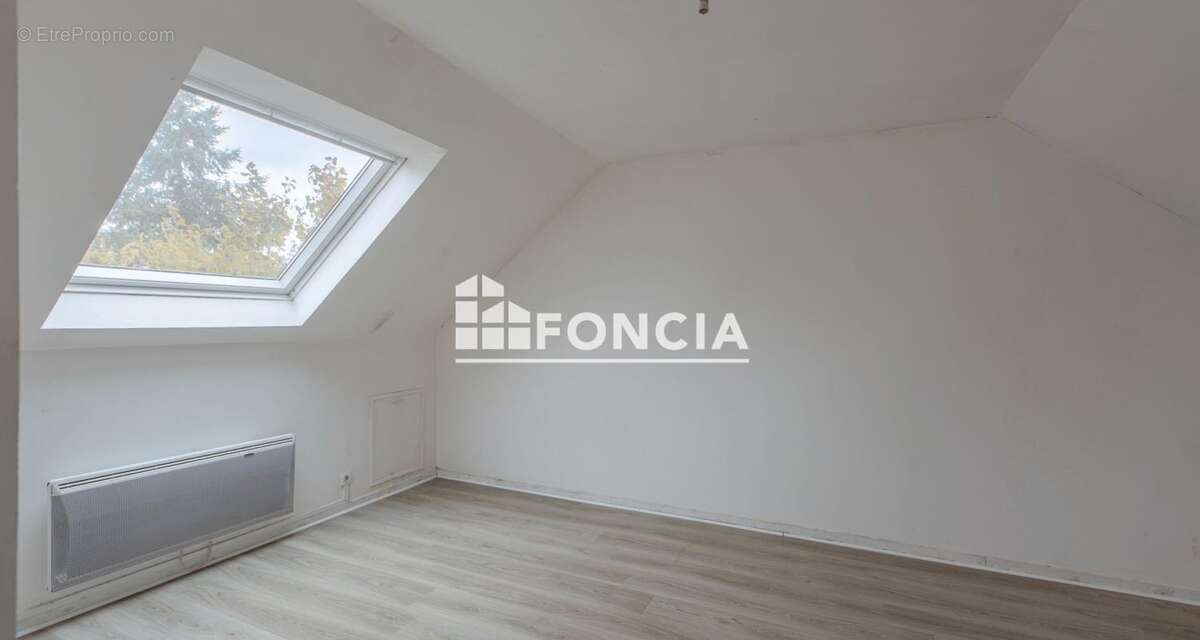 Pavillon sur sous-sol à La fuye - photo 7