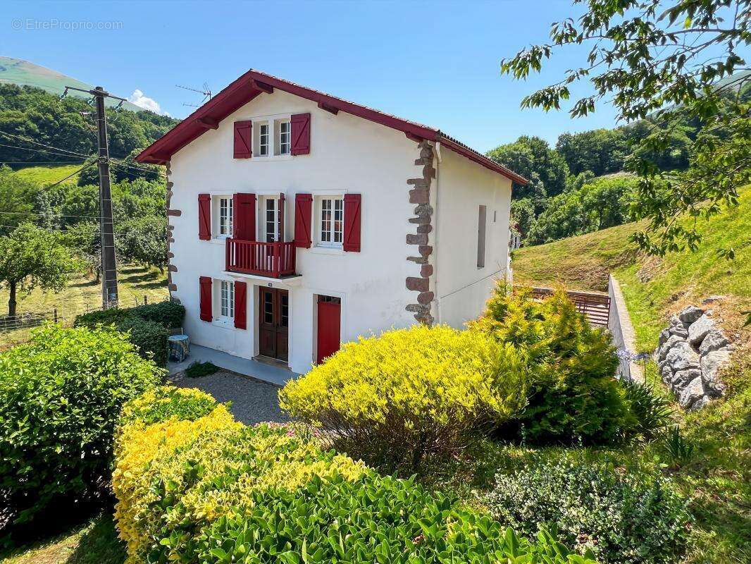 Maison à SAINT-ETIENNE-DE-BAIGORRY