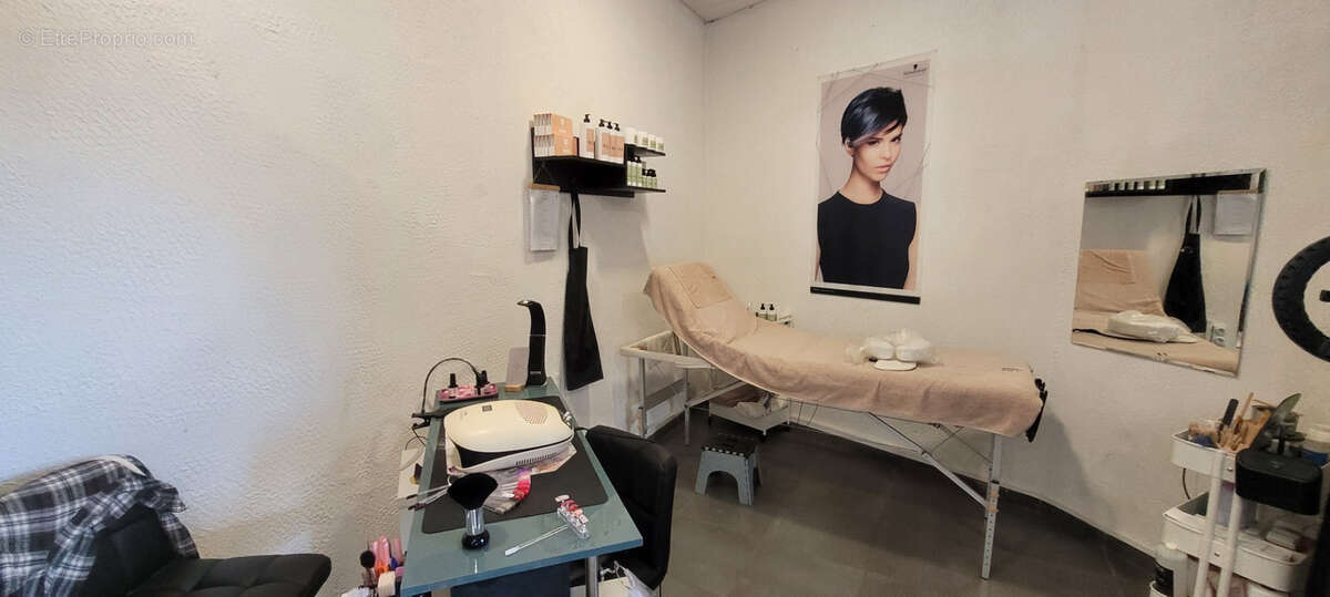 Commerce à SOLLIES-PONT