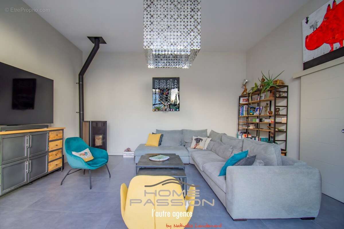 Maison à MORNAC-SUR-SEUDRE