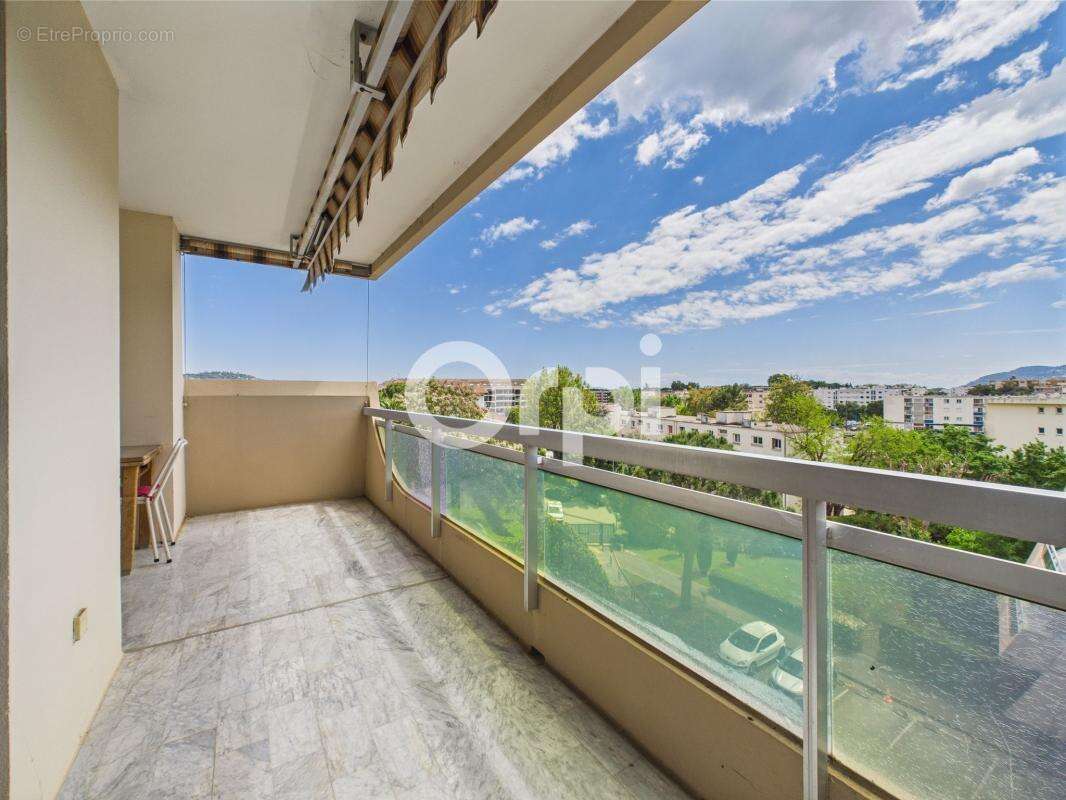 Appartement à MANDELIEU-LA-NAPOULE