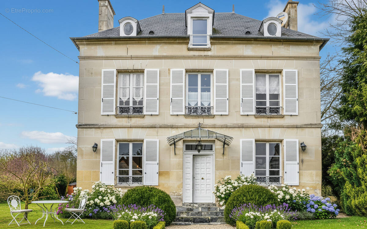 Maison à CIRES-LES-MELLO