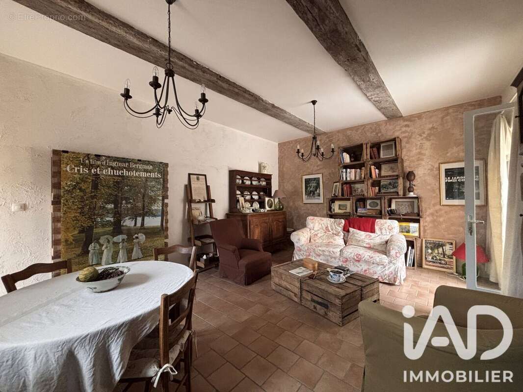Maison 142 m² à La Roche-Rigault  - photo 5