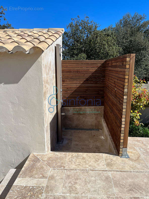Maison à COLLIAS