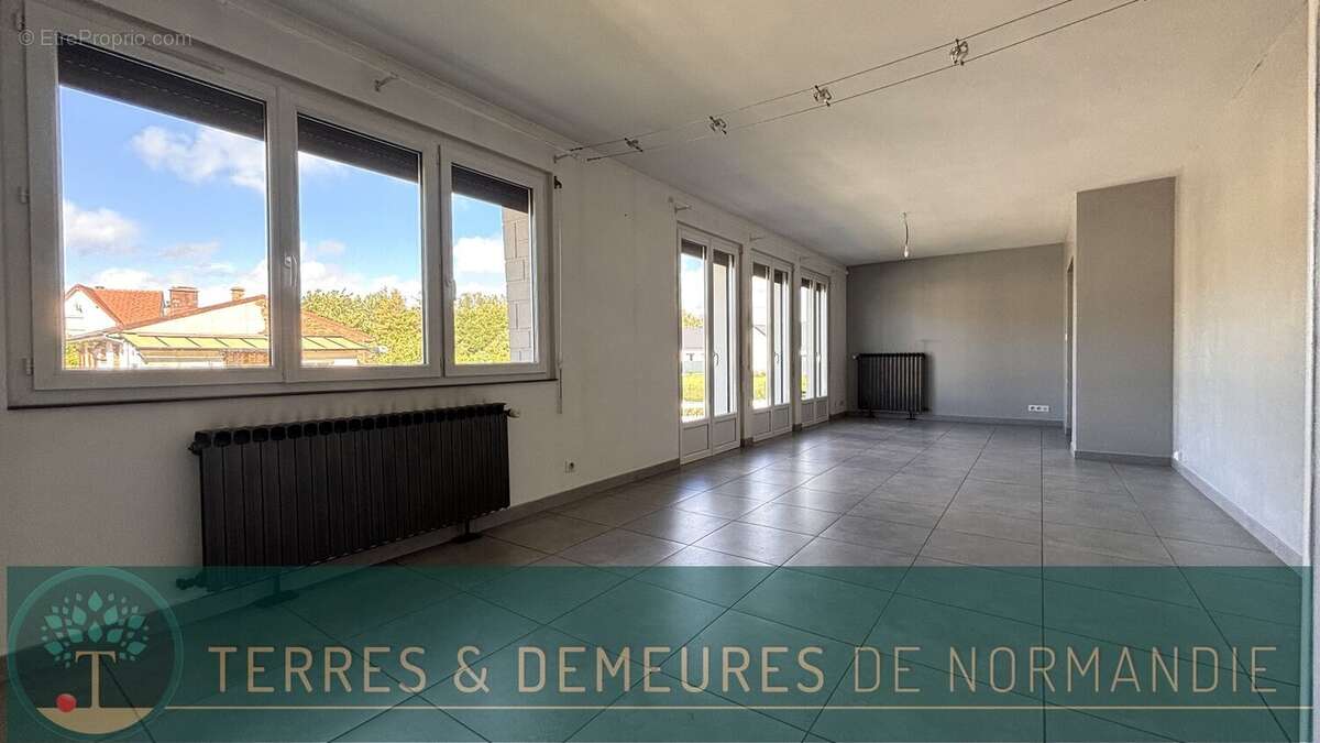 Maison à ETALONDES