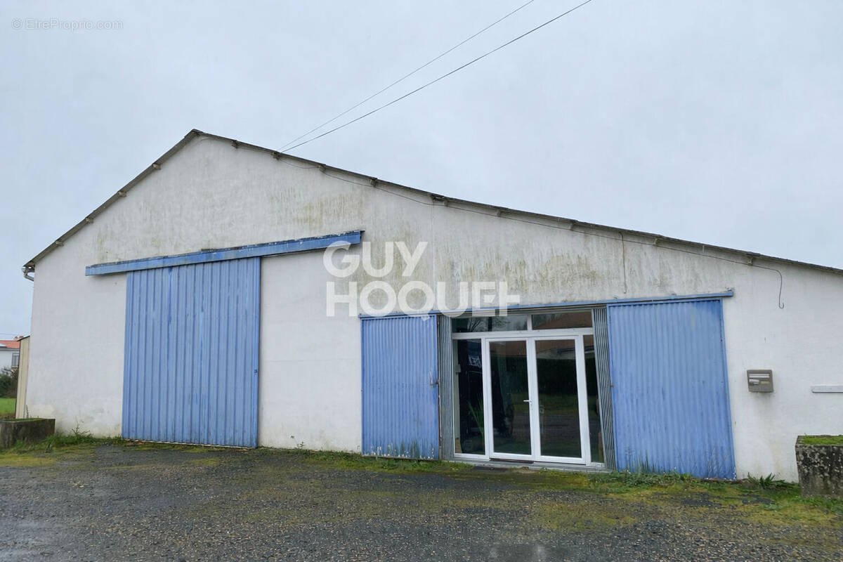 Commerce à FONTENAY-LE-COMTE