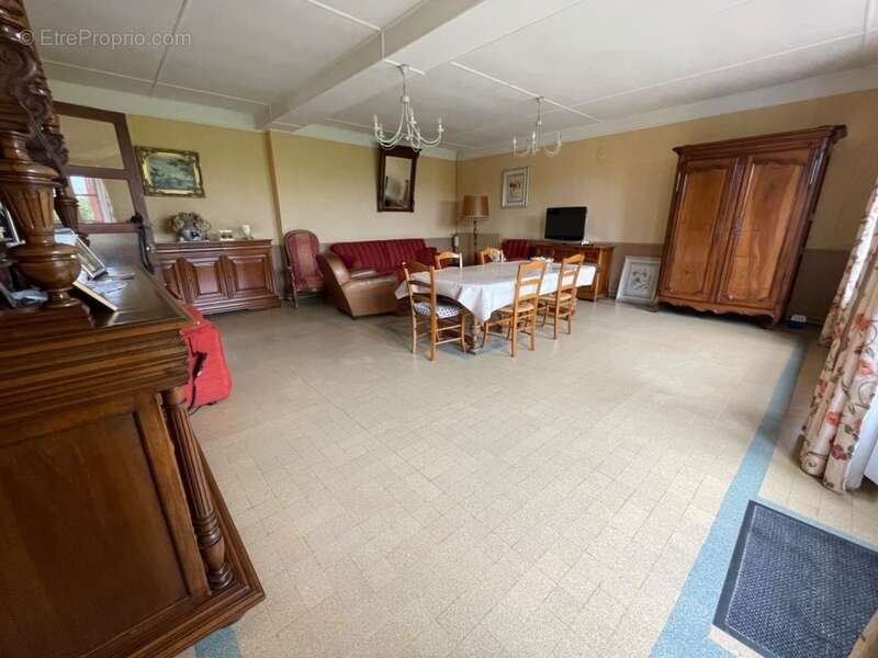 Maison à LOURDOUEIX-SAINT-PIERRE