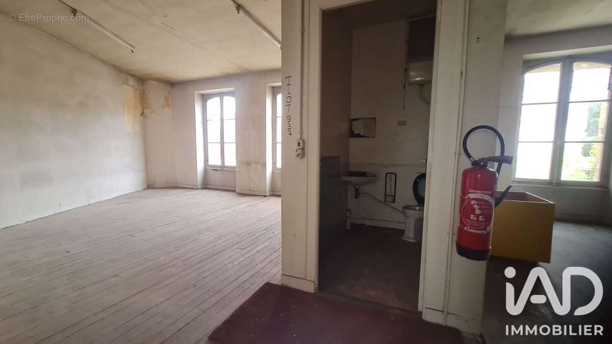Appartement 528 m² à Reims  - photo 2