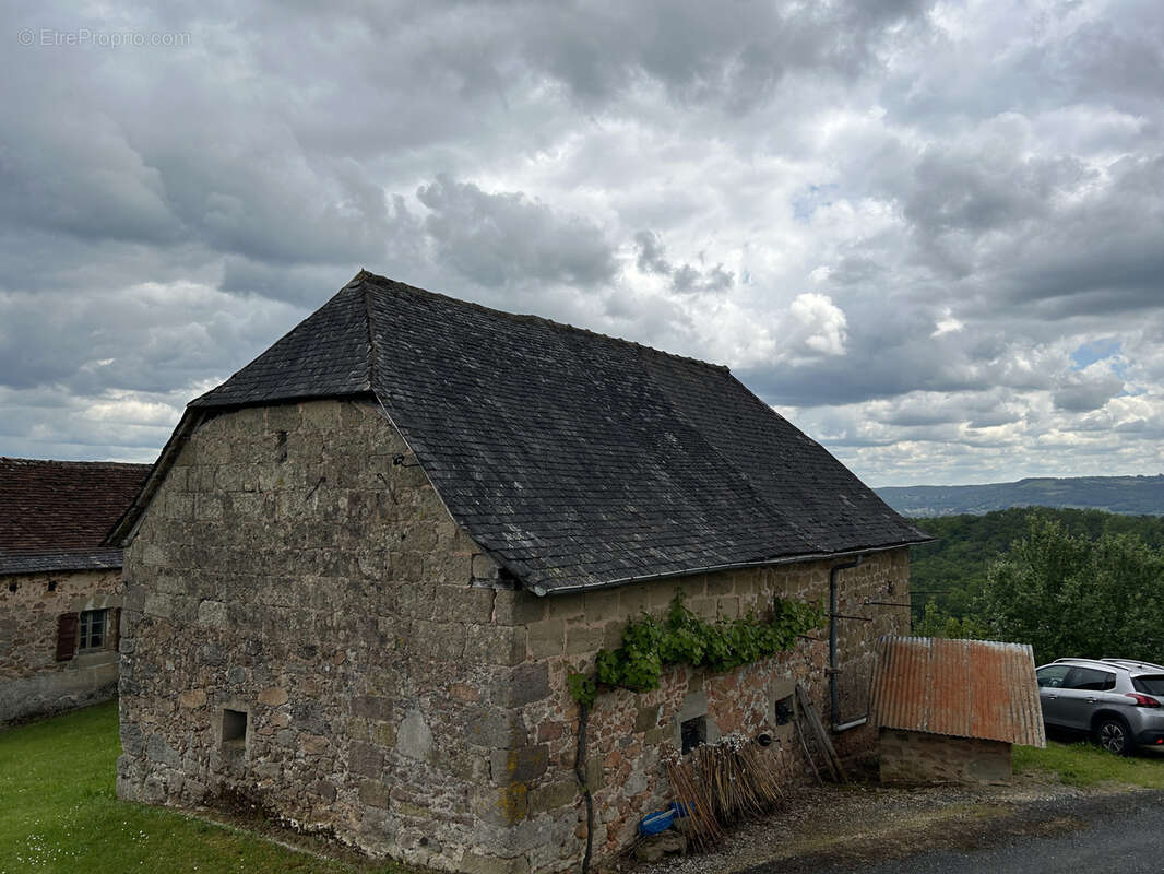 Maison à BRIGNAC-LA-PLAINE