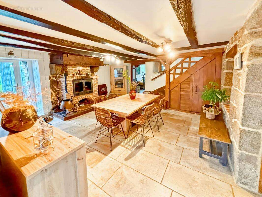 Maison à SAINT-PIERRE-DE-PLESGUEN