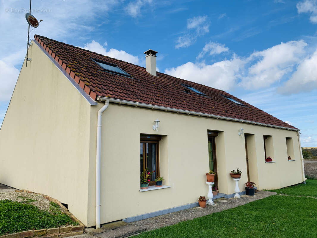 Maison à VILLETHIERRY