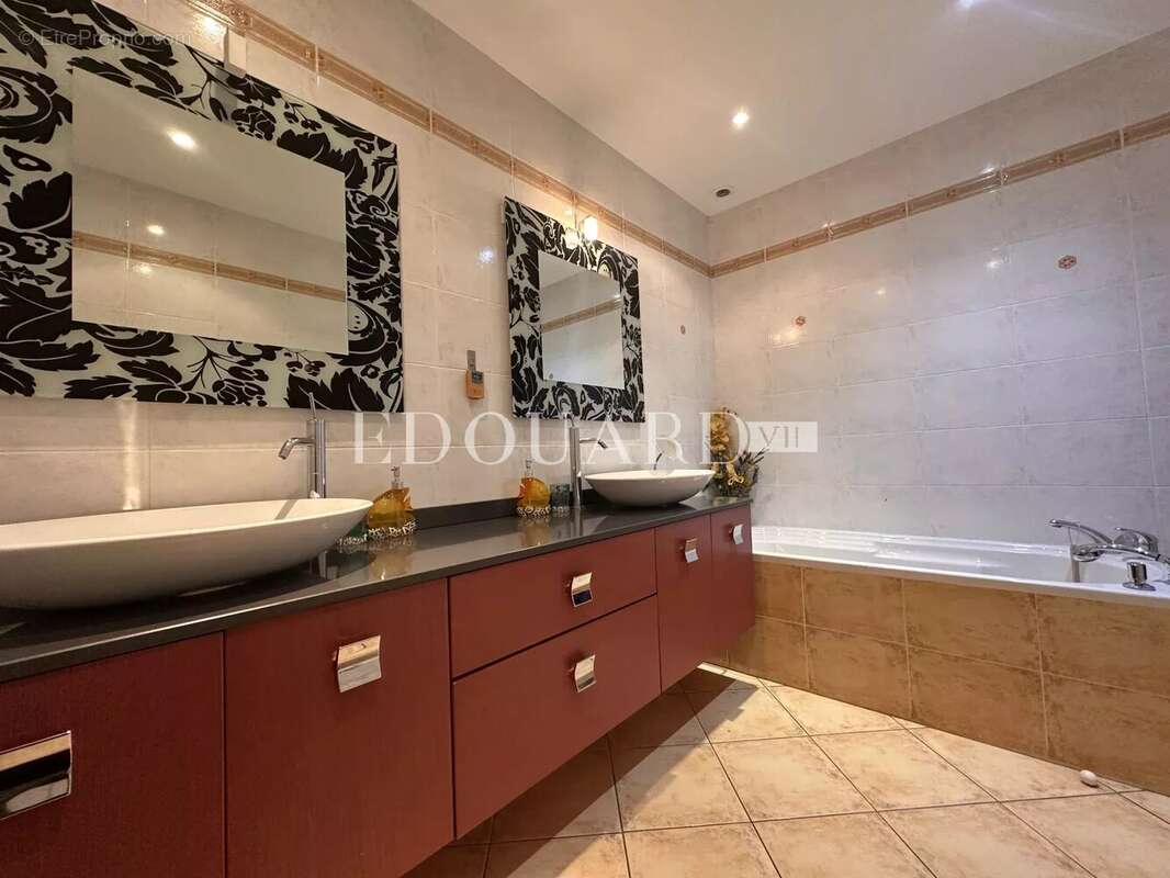 Appartement à MENTON