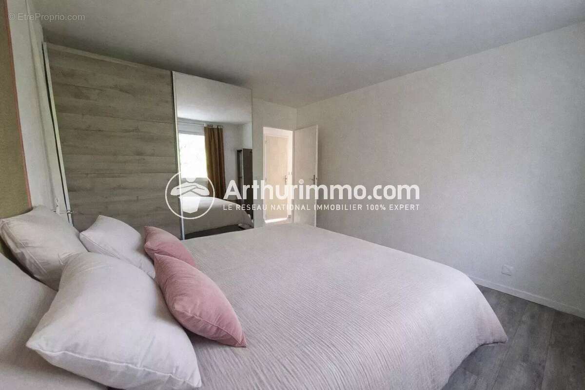 Maison à SAINT-PIERRE-DU-PERRAY