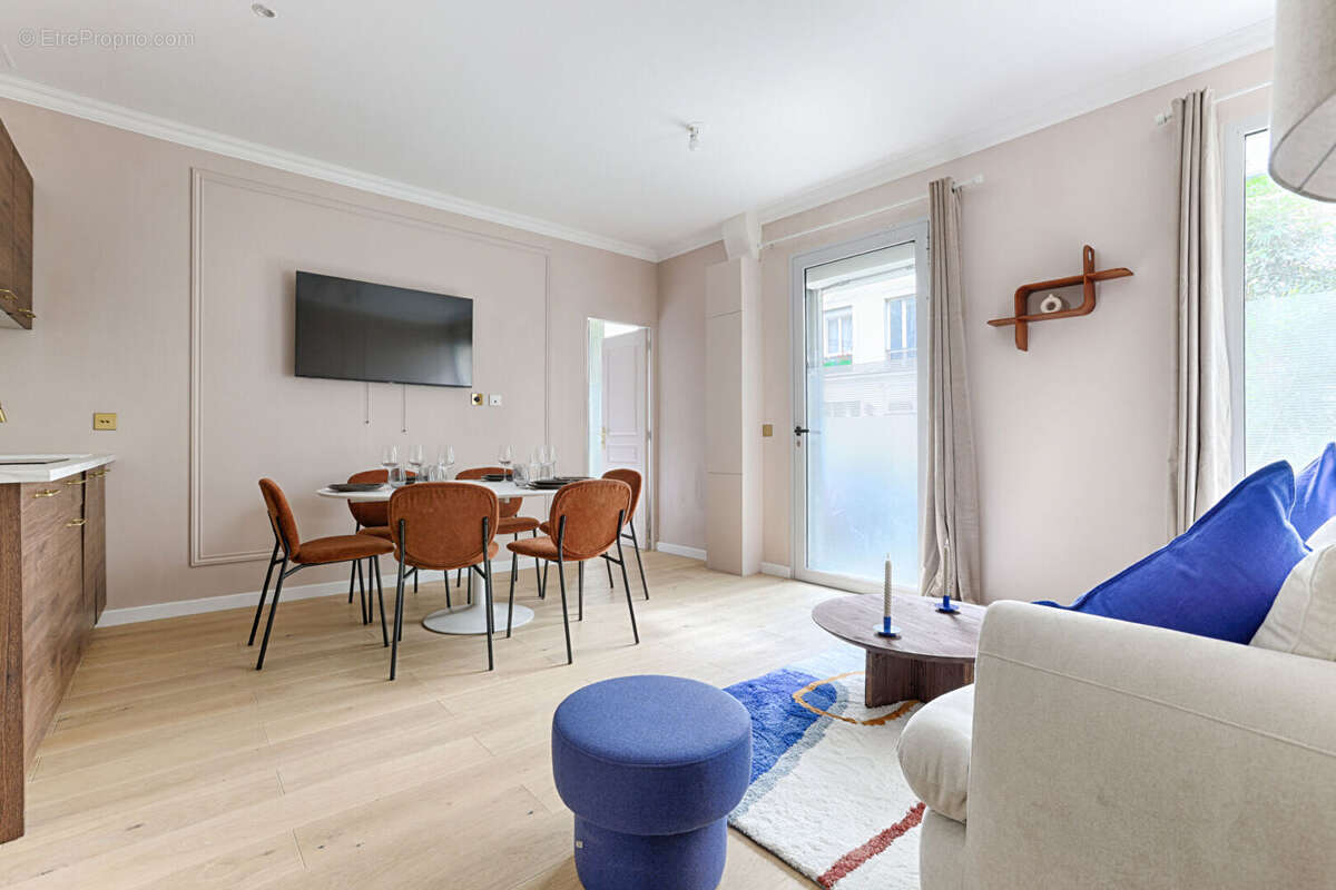 Appartement à PARIS-8E