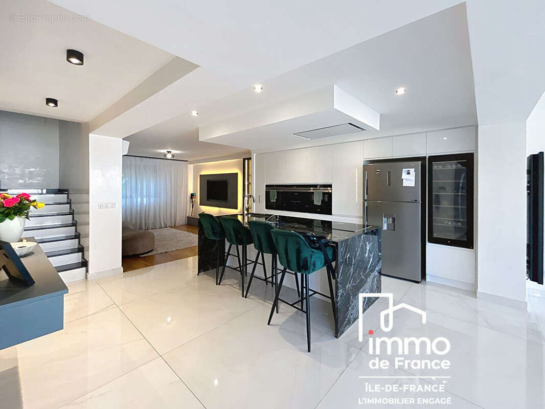 Maison à NEUILLY-PLAISANCE